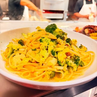 Linguini with Broccoli Garlic & Oil